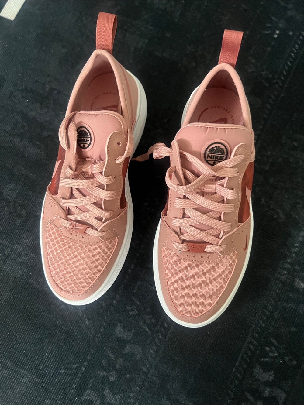 Nike Coral Pink Low-Top Sneakers - Picture 3 of 8